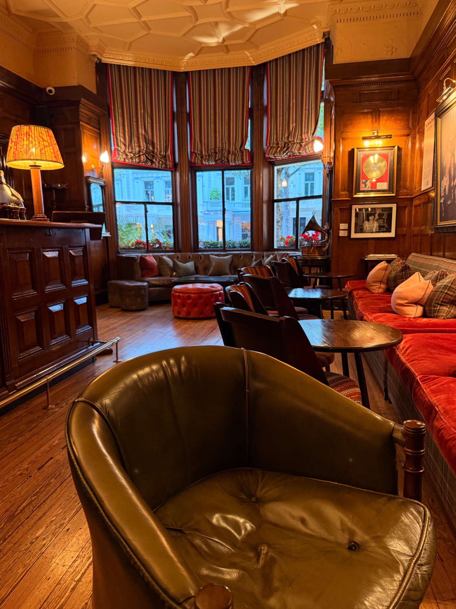 Bar 190
