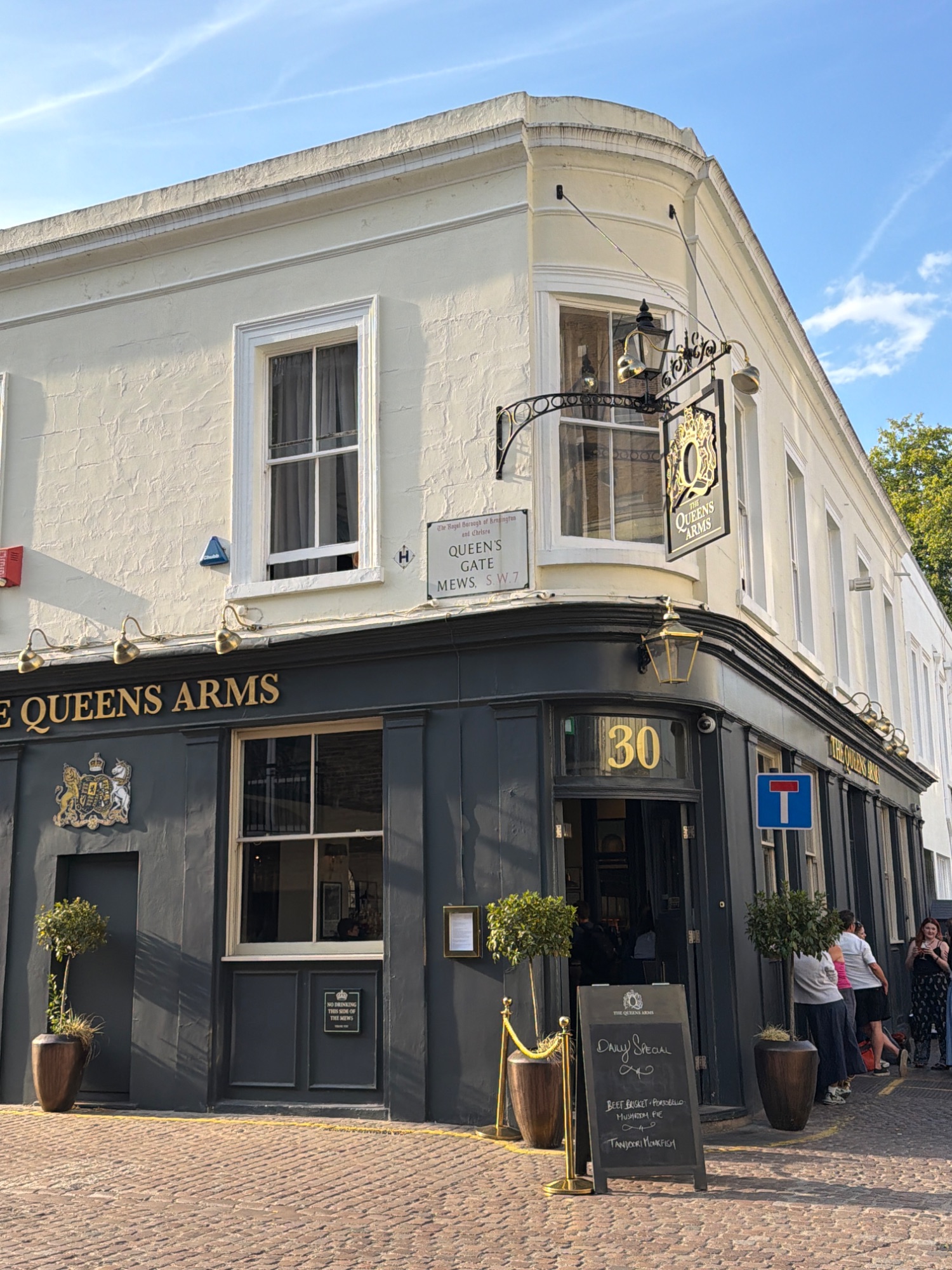 The Queens Arms