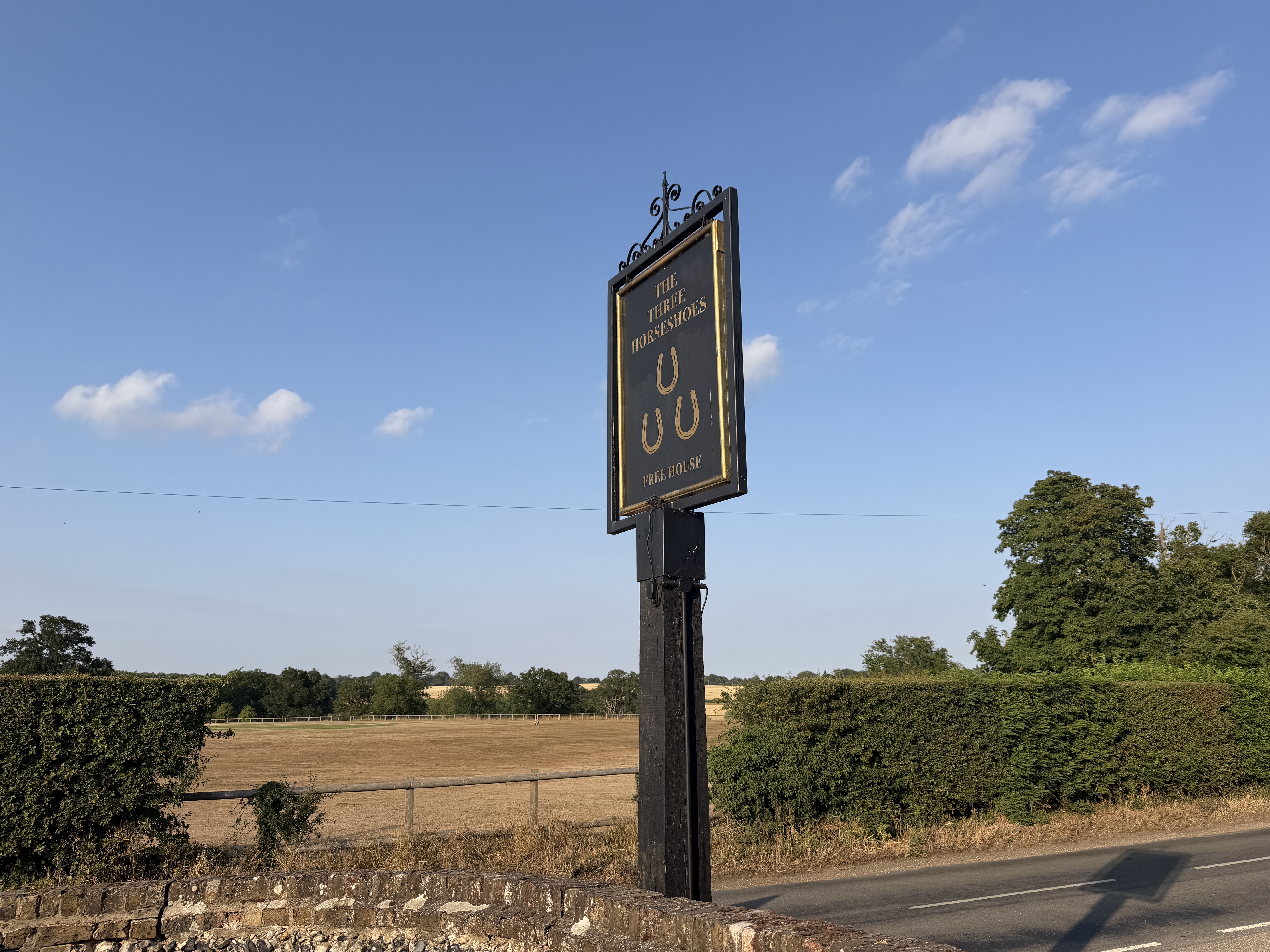 The Three Horseshoes
